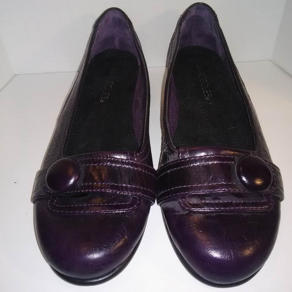 Aerosoles Flats Women's- Plum size 6.5 shoes - Picture 2 of 6